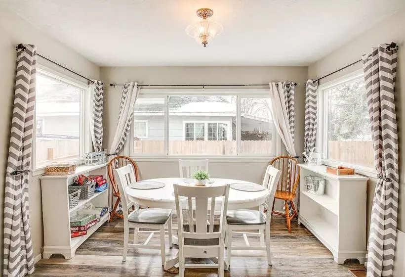 Charming Coeur D Alene Home, Walk To Downtown!