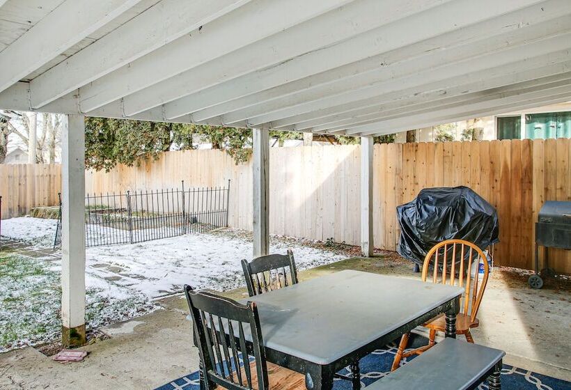 Charming Coeur D Alene Home, Walk To Downtown!