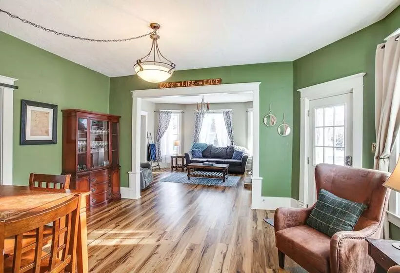Charming Coeur D Alene Home, Walk To Downtown!