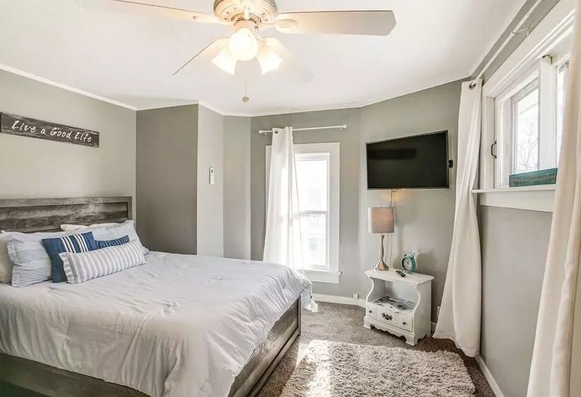 Charming Coeur D Alene Home, Walk To Downtown!