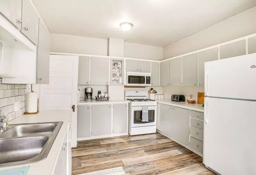 Charming Coeur D Alene Home, Walk To Downtown!