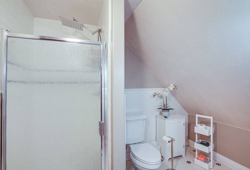 Charming Coeur D Alene Home, Walk To Downtown!