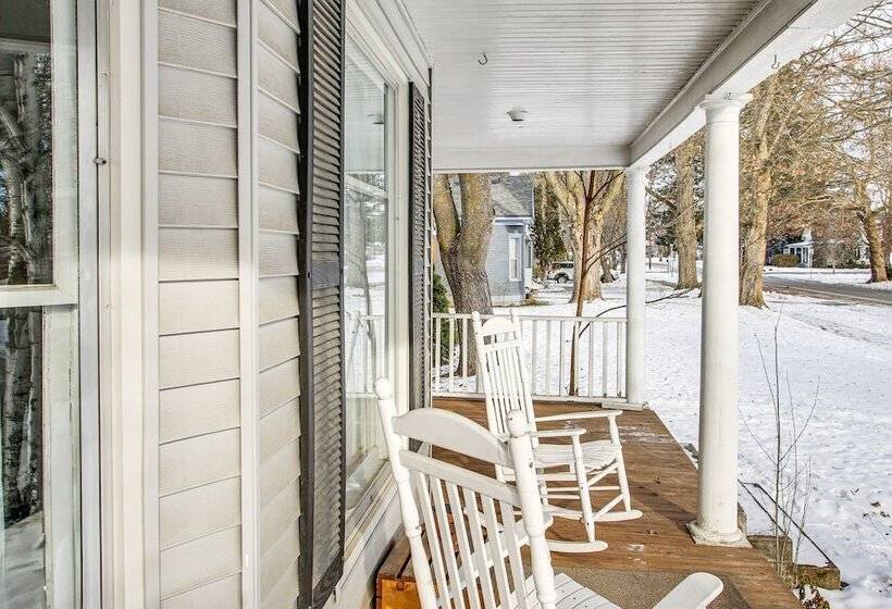 Charming Coeur D Alene Home, Walk To Downtown!