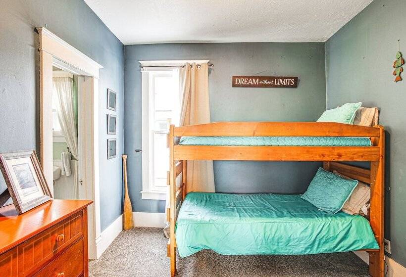 Charming Coeur D Alene Home, Walk To Downtown!