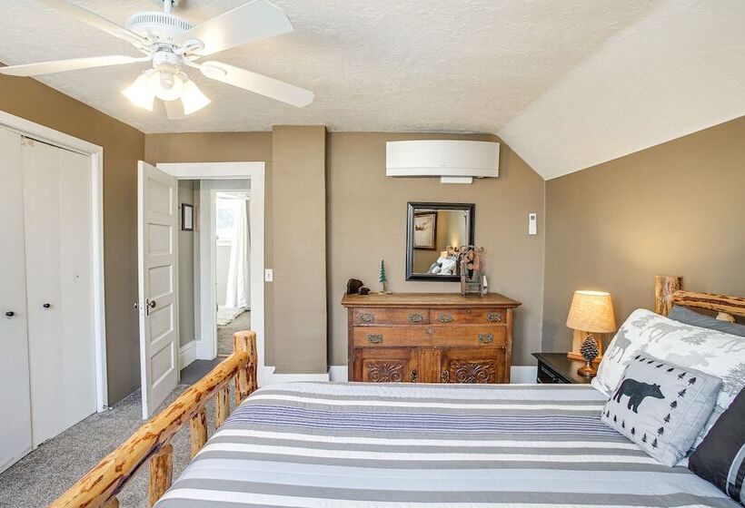 Charming Coeur D Alene Home, Walk To Downtown!