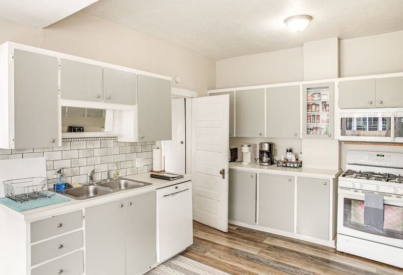 Charming Coeur D Alene Home, Walk To Downtown!