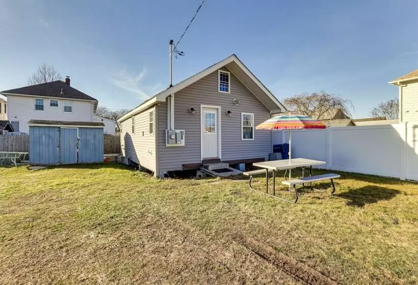 Charming Old Lyme Cottage, Steps To Private Beach!