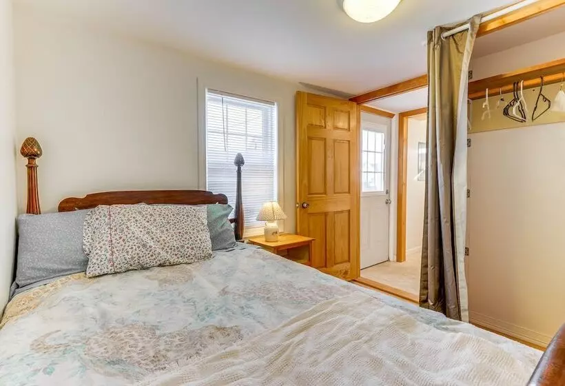 Charming Old Lyme Cottage, Steps To Private Beach!