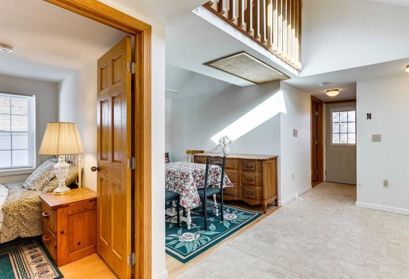 Charming Old Lyme Cottage, Steps To Private Beach!