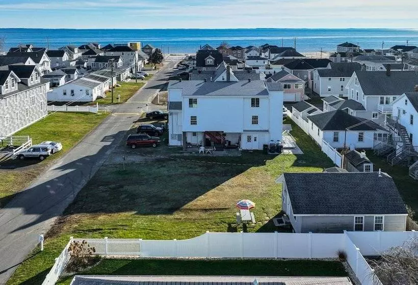 Charming Old Lyme Cottage, Steps To Private Beach!