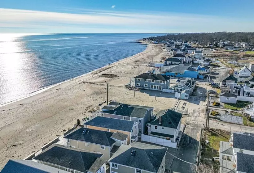 Charming Old Lyme Cottage, Steps To Private Beach!