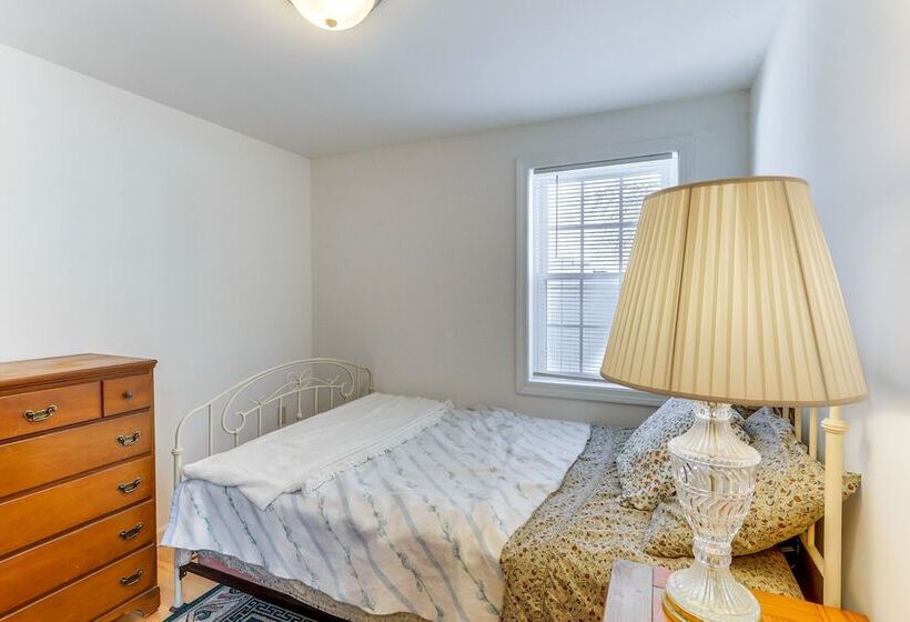 Charming Old Lyme Cottage, Steps To Private Beach!