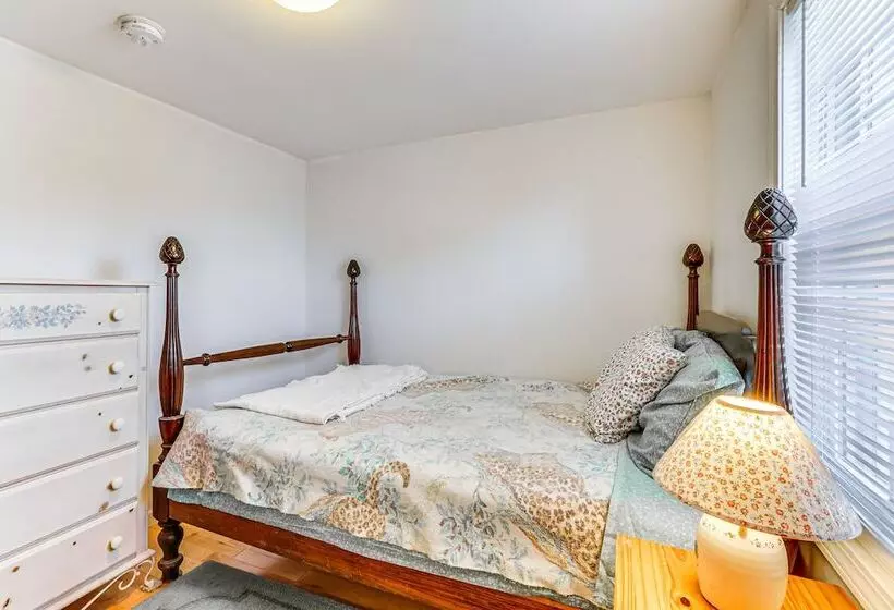 Charming Old Lyme Cottage, Steps To Private Beach!