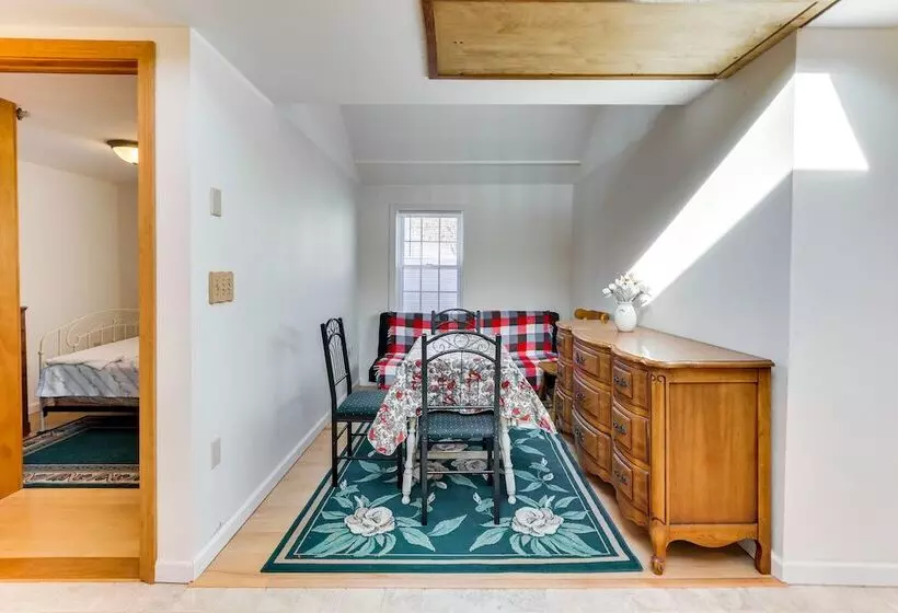 Charming Old Lyme Cottage, Steps To Private Beach!