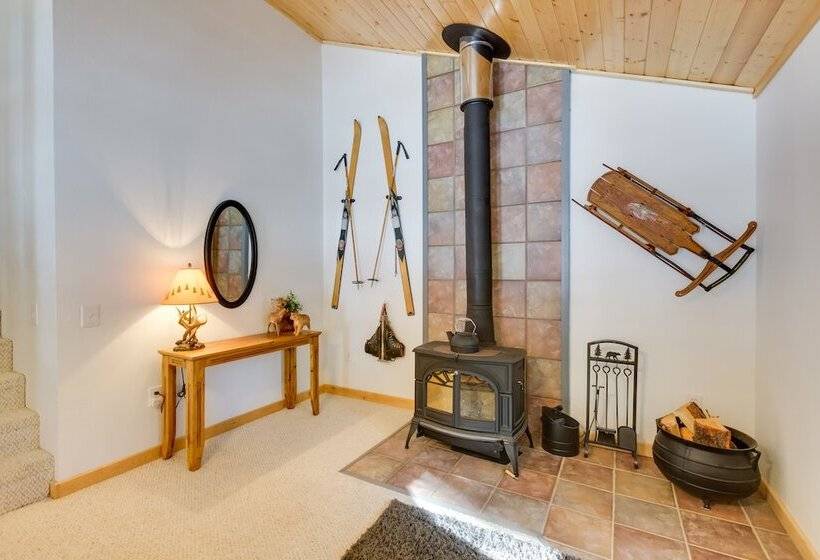 Cozy Angel Fire Cabin W/ Wood Burning Stove!