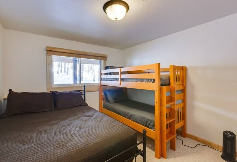 Cozy Angel Fire Cabin W/ Wood Burning Stove!