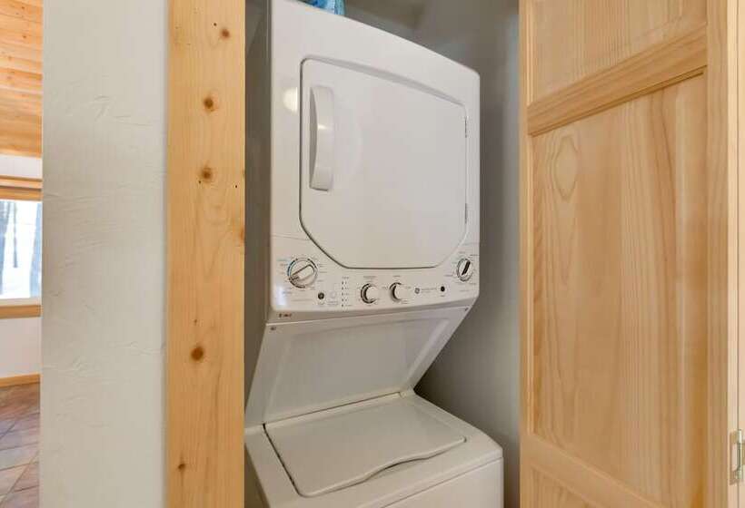 Cozy Angel Fire Cabin W/ Wood Burning Stove!