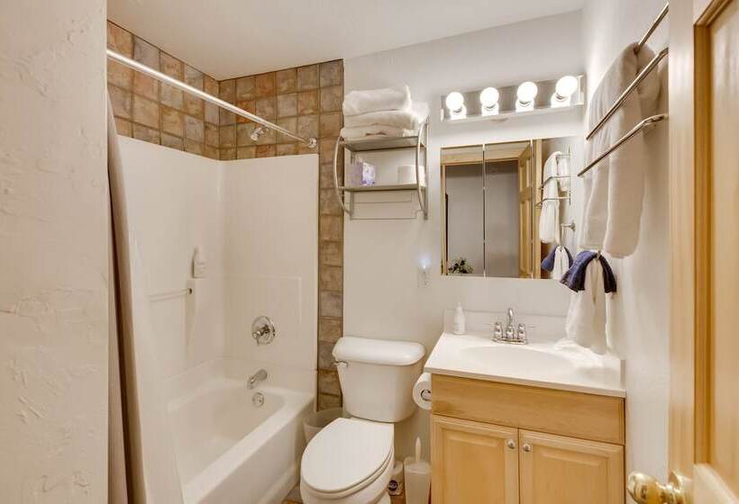 Cozy Angel Fire Cabin W/ Wood Burning Stove!