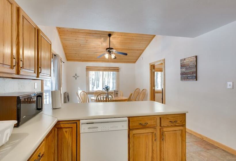 Cozy Angel Fire Cabin W/ Wood Burning Stove!