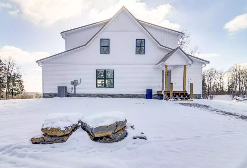 Dale Hollow Cottage W/ Covered Porch & Lake Views!