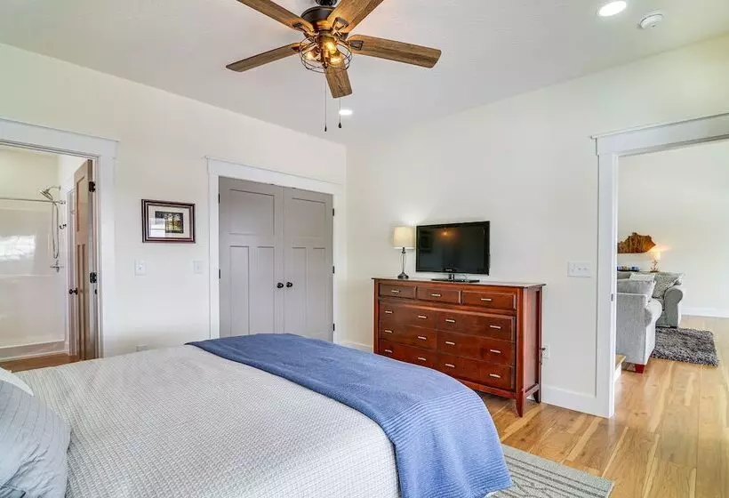 Dale Hollow Cottage W/ Covered Porch & Lake Views!