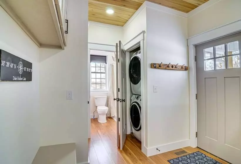 Dale Hollow Cottage W/ Covered Porch & Lake Views!