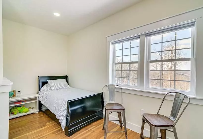 Dale Hollow Cottage W/ Covered Porch & Lake Views!