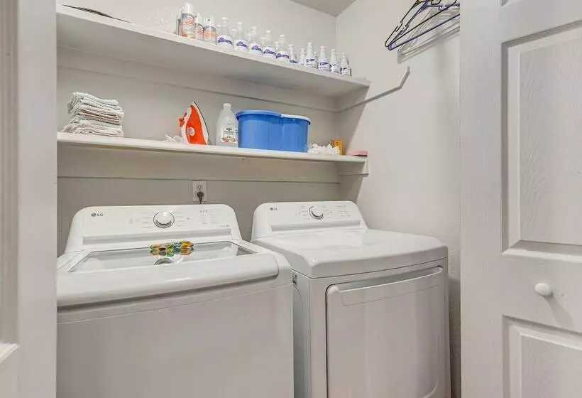 Family Friendly Ocean Springs Home: Grill, Hot Tub