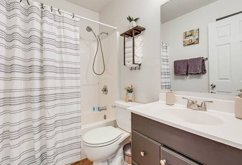 Family Friendly Ocean Springs Home: Grill, Hot Tub