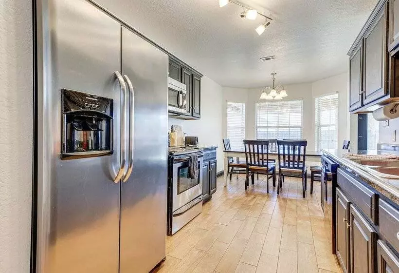 Family Friendly Ocean Springs Home: Grill, Hot Tub