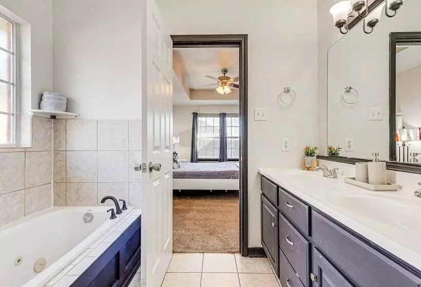 Family Friendly Ocean Springs Home: Grill, Hot Tub