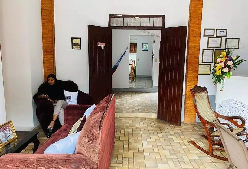 Hostal Clary