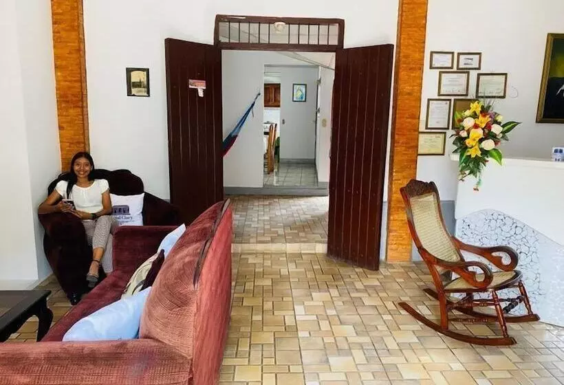 Hostal Clary