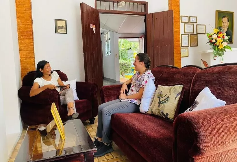 Hostal Clary