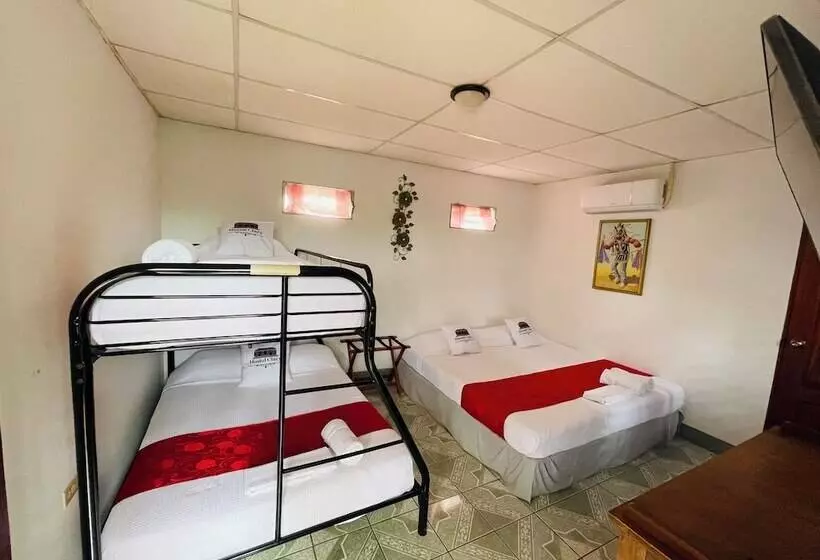 Hostal Clary