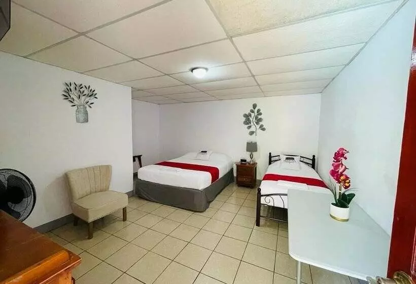 Hostal Clary