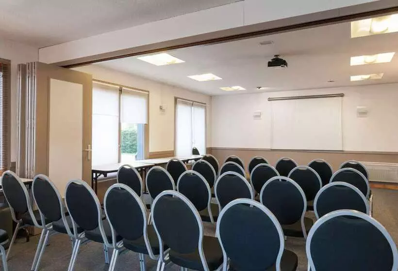 ホテル Kyriad Rouen Sud   Oissel