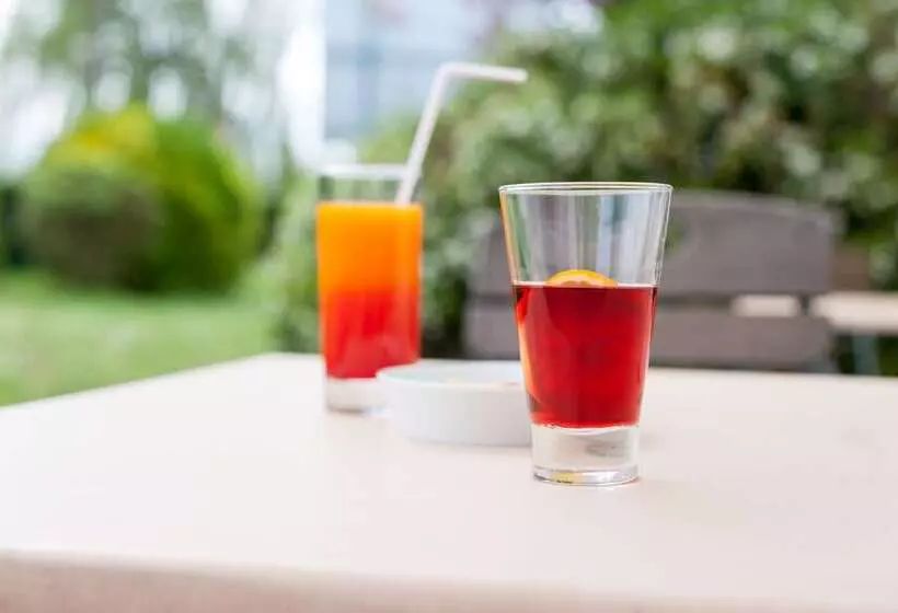 ホテル Kyriad Rouen Sud   Oissel