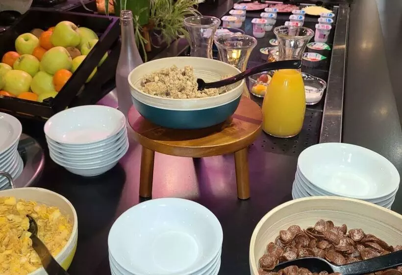 ホテル Kyriad Rouen Sud   Oissel