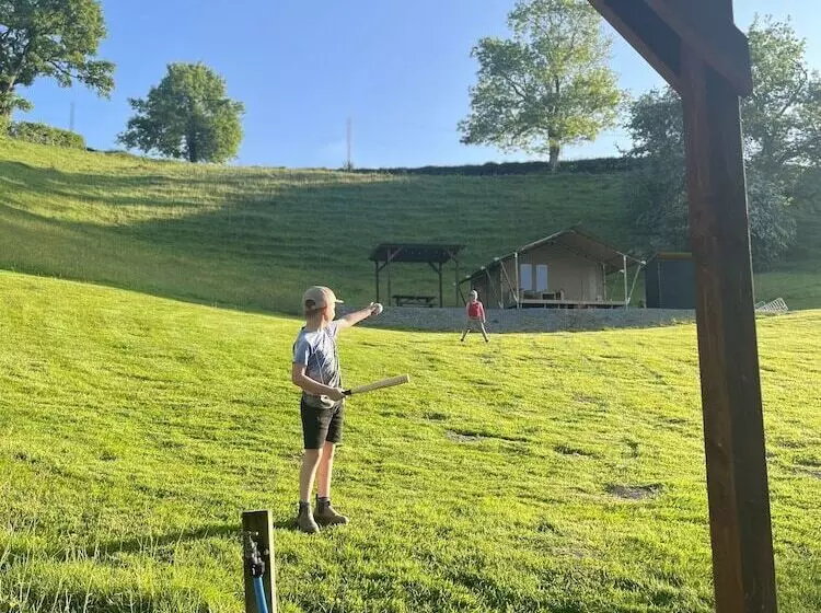 Hotelli Remarkable 2 Bed Safari Lodge In Llanidloes