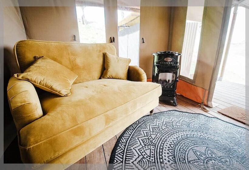 Hotelli Remarkable 2 Bed Safari Lodge In Llanidloes