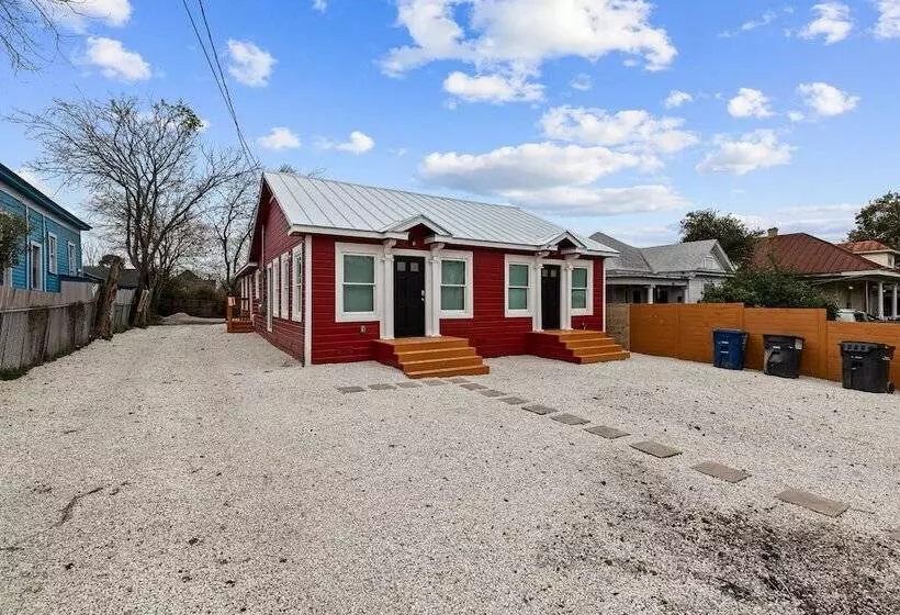 Inviting 4br/2.5ba Downtown Home With Ample Space!