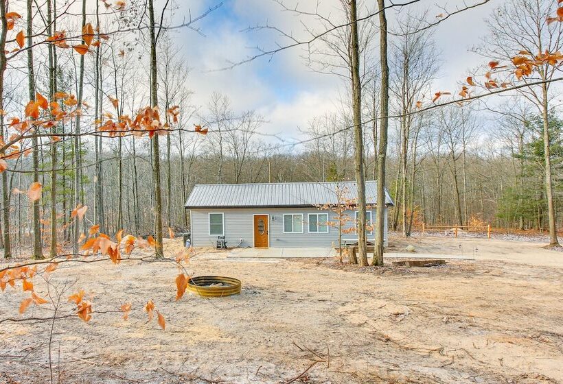 Michigan Retreat W/ Fire Pit & Grill, Near Lakes!