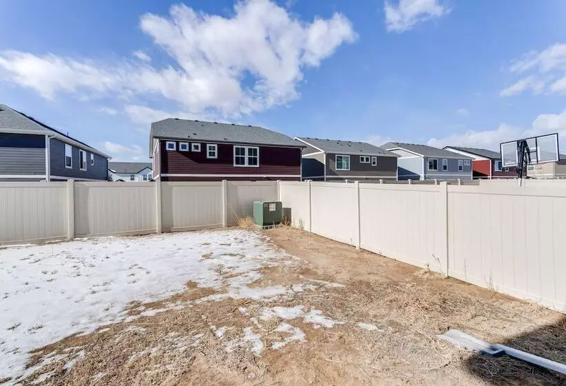 17 Mi To Downtown Denver: Modern Aurora Home!