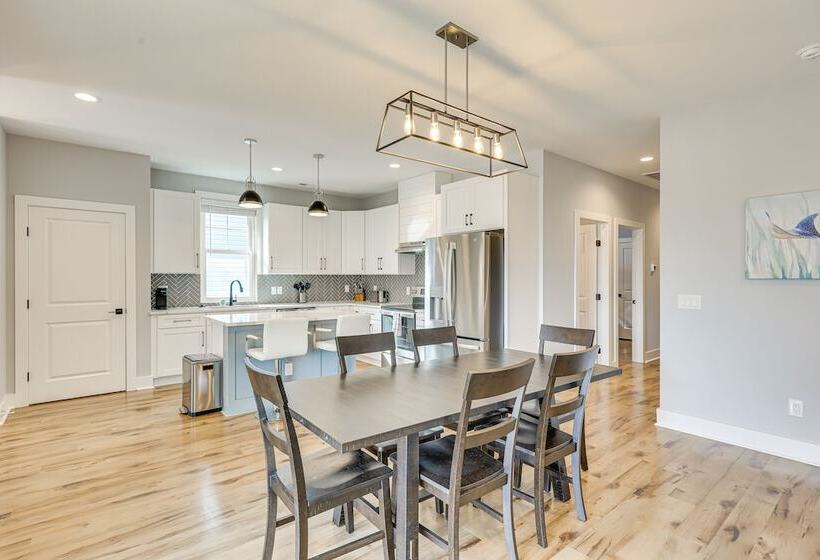 Oak Island Coastal Home W/ Covered Deck!