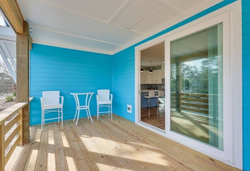 Oak Island Coastal Home W/ Covered Deck!
