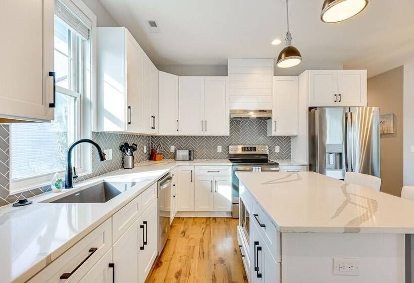 Oak Island Coastal Home W/ Covered Deck!