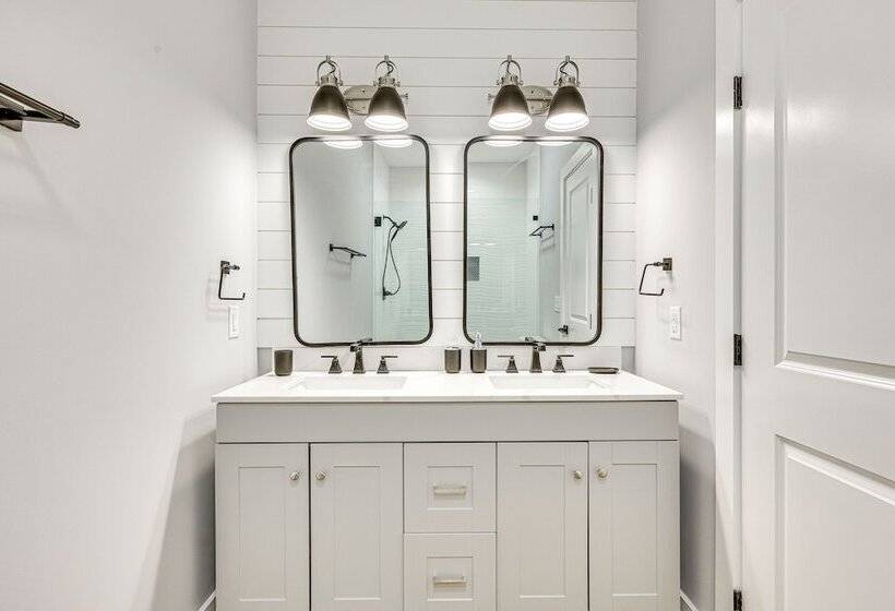 Oak Island Coastal Home W/ Covered Deck!