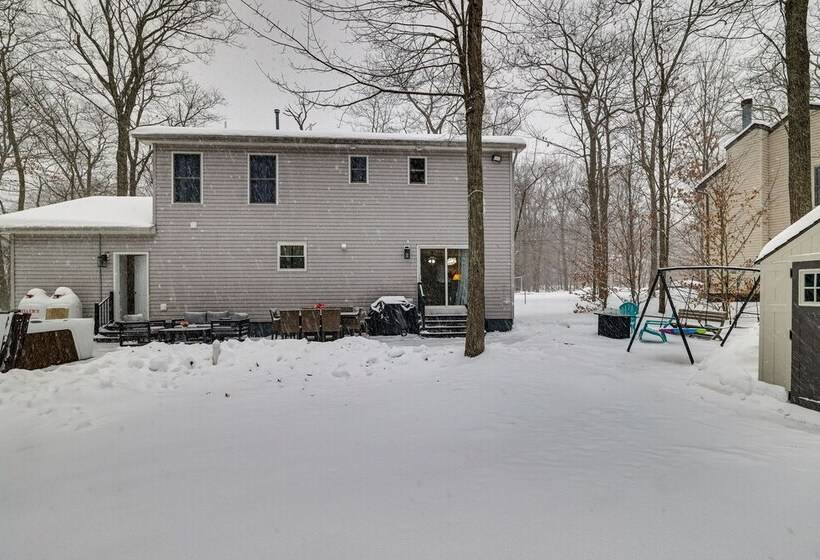 Pennsylvania Home W/ Hot Tub: 7 Mi To Kalahari!