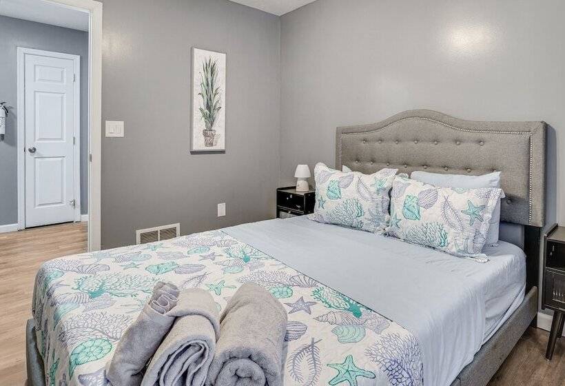 Pennsylvania Home W/ Hot Tub: 7 Mi To Kalahari!